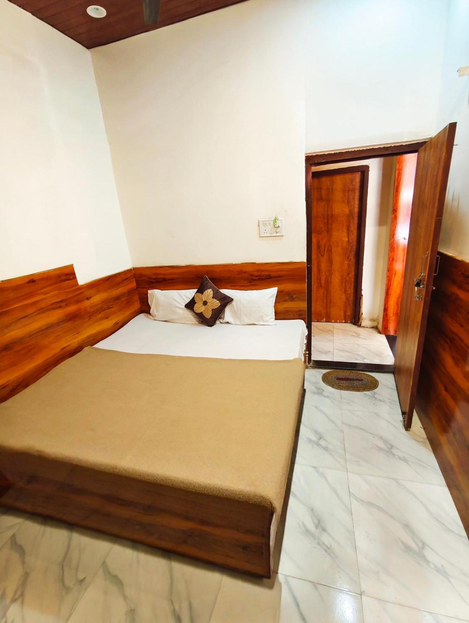 Hotel Om Palace Near Mahakal Mandir Ujjain Luaran gambar