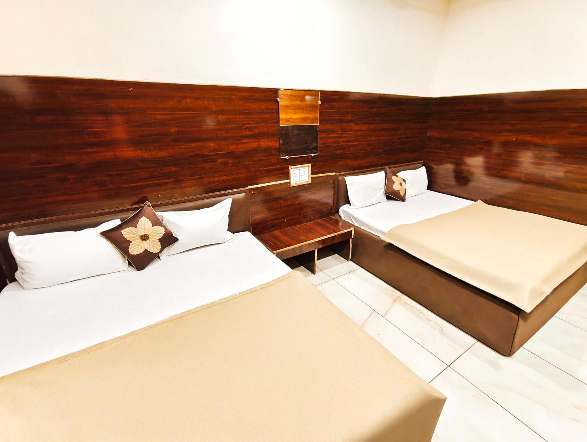 Hotel Om Palace Near Mahakal Mandir Ujjain Luaran gambar