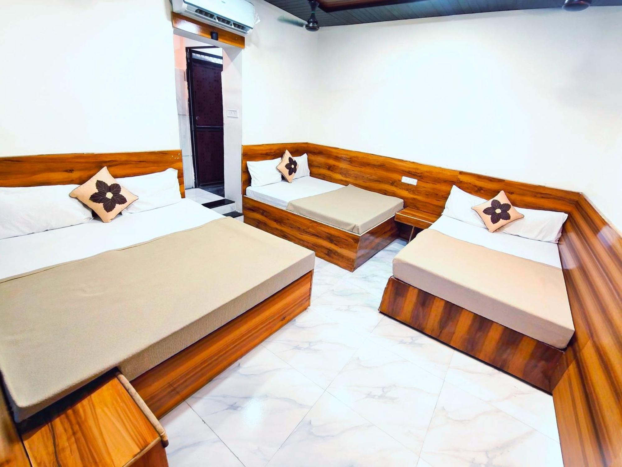 Hotel Om Palace Near Mahakal Mandir Ujjain Luaran gambar